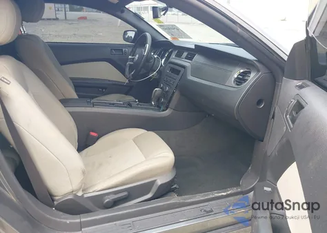 2014 Ford Mustang V6 из США, поврежденный, VIN 1ZVBP8AM8E5274980